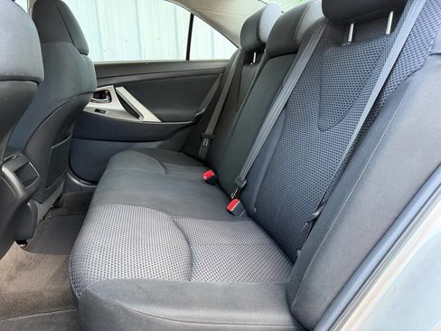 Used 2010 Toyota Camry SE FWD image 18