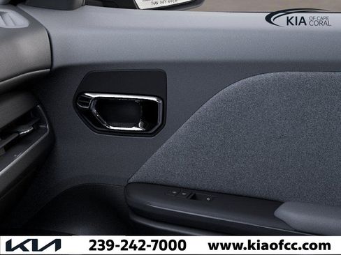 New 2025 Kia K4 LXS image 25