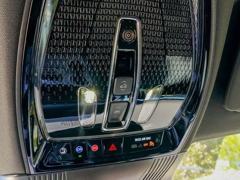 Used 2026 Cadillac Vistiq Luxury image 23