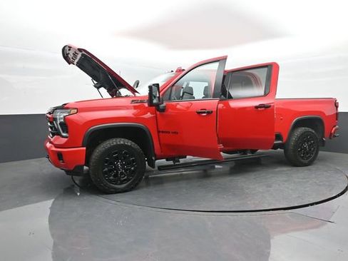 Used 2024 Chevrolet Silverado 2500 LTZ w/ LTZ Plus Package image 38