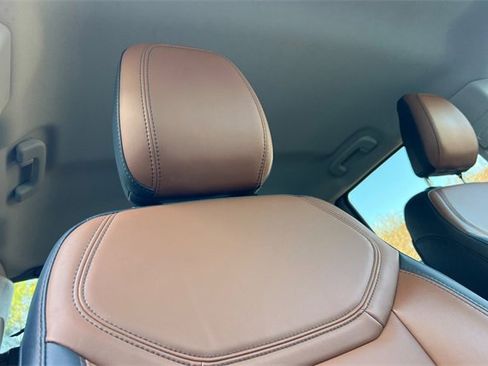 Used 2022 Ford Maverick Lariat image 18