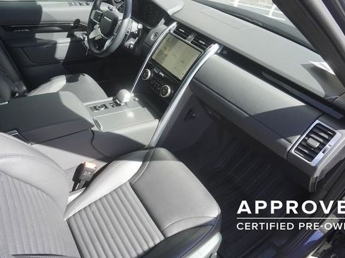 Used 2025 Land Rover Discovery S image 22