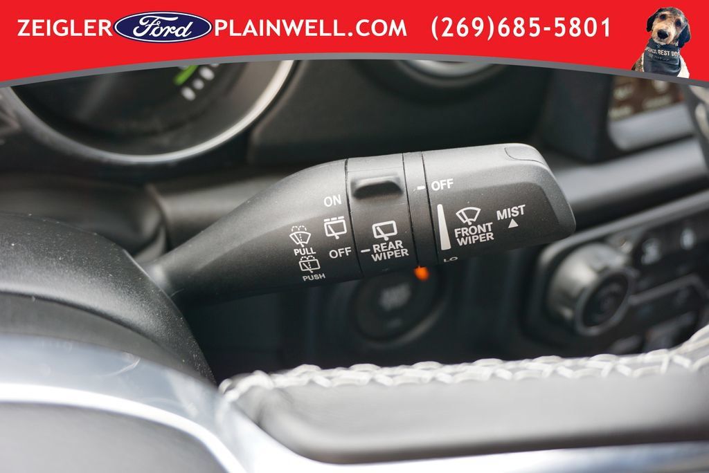 Used 2023 Jeep Wrangler Unlimited Sahara w/ Cold Weather Group AWD/4WD image 27