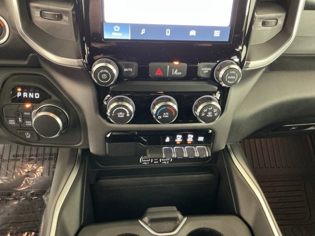 Used 2026 RAM 1500 Express AWD/4WD image 18