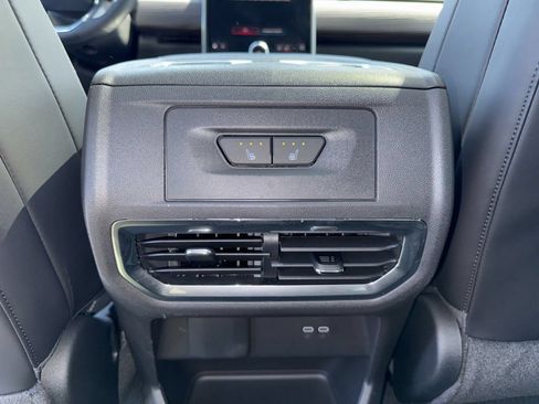 Used 2025 GMC Sierra EV Denali AWD/4WD image 12