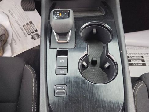 Used 2024 Nissan Rogue S image 18