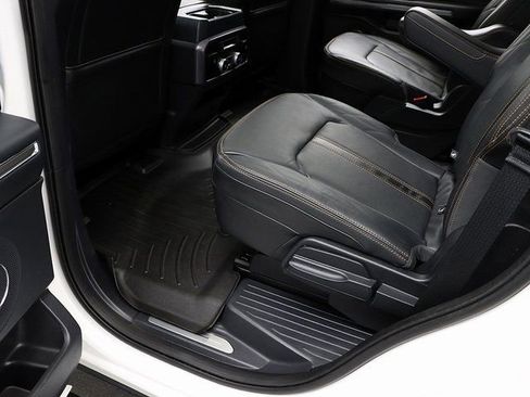 Used 2023 Ford Expedition Platinum image 28