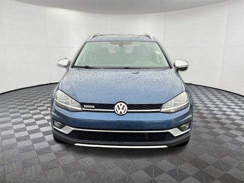 Used 2018 Volkswagen Golf Alltrack SE image 2