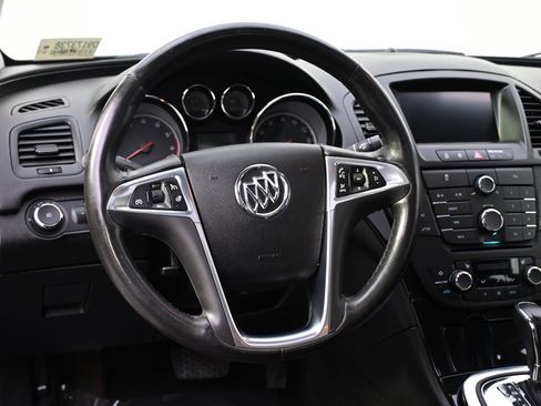 Used 2013 Buick Regal Premium image 12