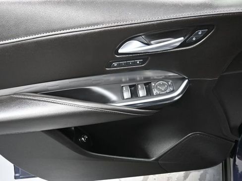 Used 2025 Cadillac XT4 Premium Luxury image 13