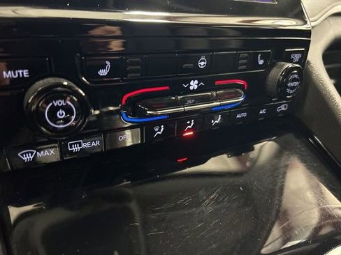 Used 2022 Jeep Grand Cherokee L Limited image 21