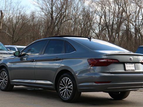 Used 2021 Volkswagen Jetta SE image 11