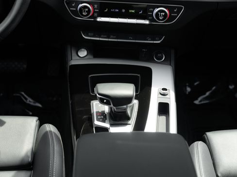 Certified 2025 Audi Q5 2.0T Premium w/ Convenience Plus Package AWD/4WD image 15