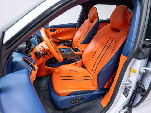 Used 2021 Aston Martin DBX AWD/4WD image 7