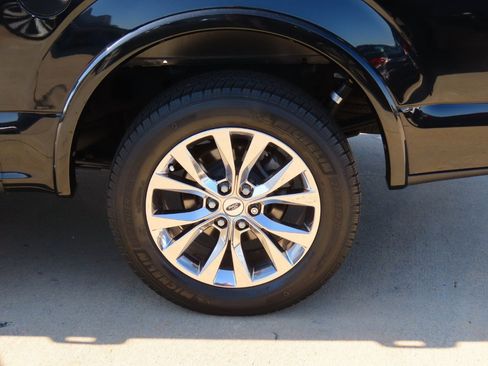 Used 2016 Ford F150 Lariat image 17