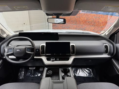 Certified 2025 Ford Expedition Active AWD/4WD image 12