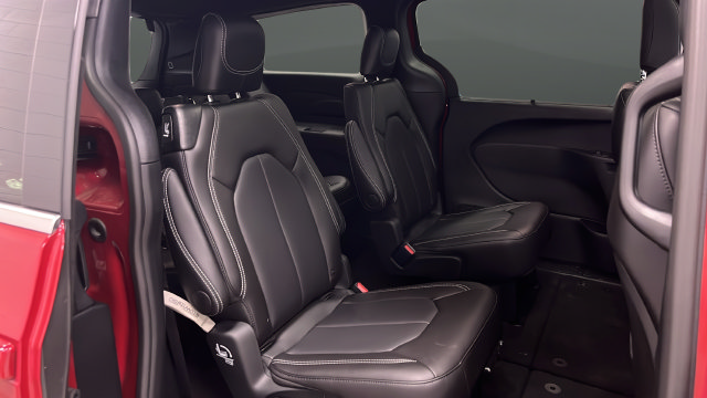 New 2026 Chrysler Pacifica Select FWD image 25