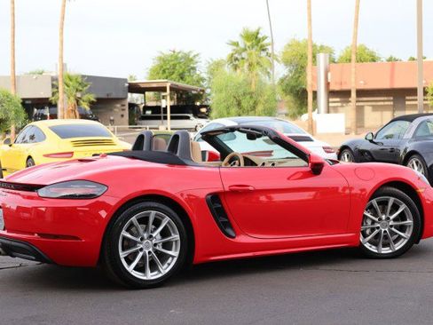 Used 2017 Porsche 718 Boxster RWD image 21