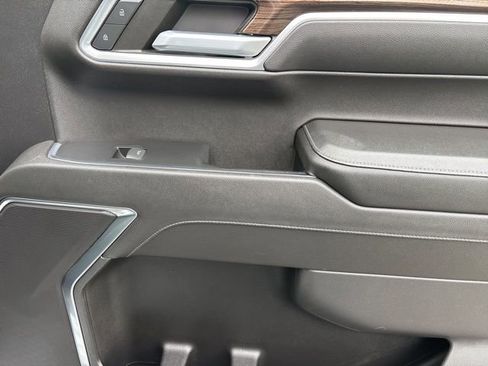 Used 2022 Chevrolet Silverado 1500 LT image 40