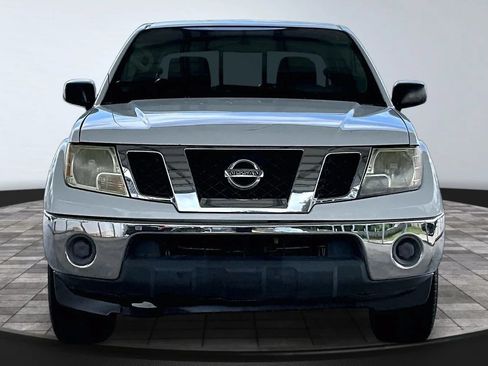 Used 2019 Nissan Frontier SV RWD image 2