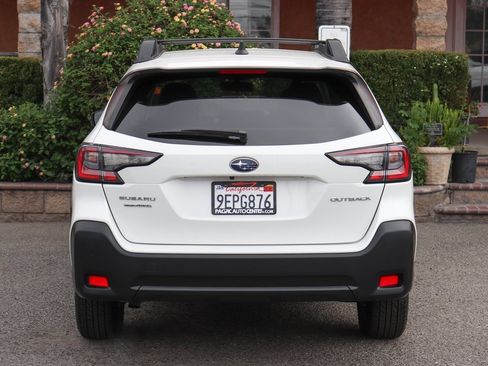 Used 2023 Subaru Outback Premium image 7