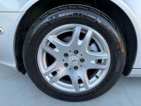 Used 2005 Mercedes-Benz E 320 Sedan image 10