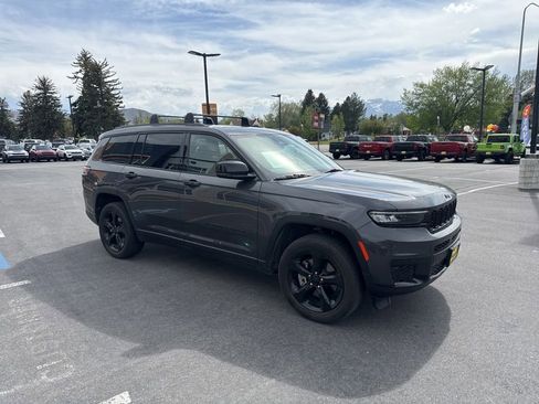 Used 2022 Jeep Grand Cherokee L Laredo AWD/4WD image 3