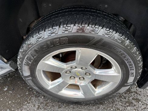 Used 2015 Chevrolet Tahoe LT w/ Luxury Package AWD/4WD image 10