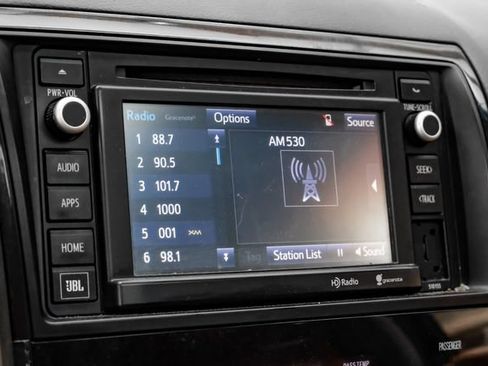 Used 2016 Toyota Sequoia Platinum AWD/4WD image 30