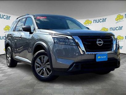 Certified 2025 Nissan Pathfinder SV
