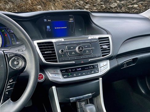 Used 2015 Honda Accord Hybrid Sedan image 6