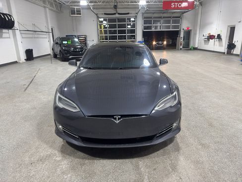 Used 2020 Tesla Model S Long Range Plus image 2