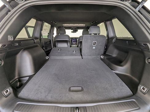 New 2025 Jeep Grand Cherokee Laredo X w/ Luxury Tech Group I image 31