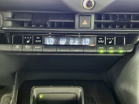 Used 2024 Toyota Crown AWD/4WD image 26