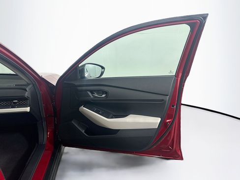 Used 2025 Honda Accord SE image 30