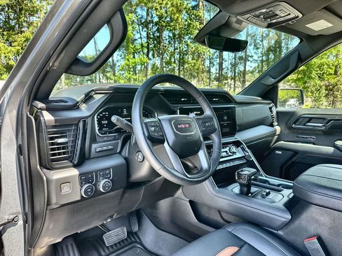 Certified 2023 GMC Sierra 1500 AT4 w/ AT4 Premium Package AWD/4WD image 10