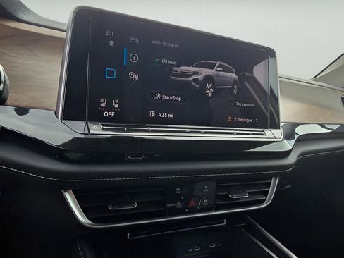 Used 2025 Volkswagen Atlas SE image 18