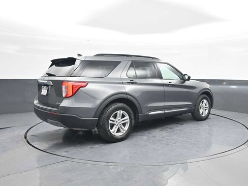 Used 2023 Ford Explorer XLT w/ Equipment Group 202A image 8