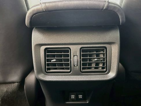 Used 2022 Toyota Venza Limited AWD/4WD image 30