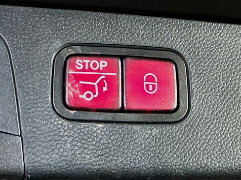 Used 2020 Mercedes-Benz GLC 300 image 31