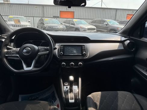 Used 2020 Nissan Kicks S FWD image 12