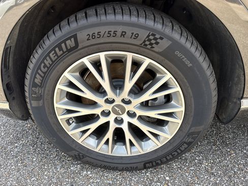 Used 2024 Genesis GV80 2.5T AWD/4WD image 10