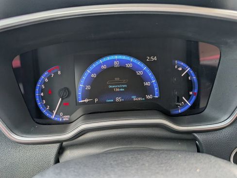 Used 2022 Toyota Corolla Cross XLE w/ Convenience Package FWD image 19