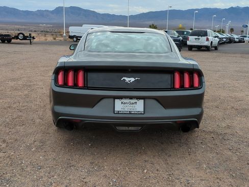 Used 2017 Ford Mustang Coupe image 4