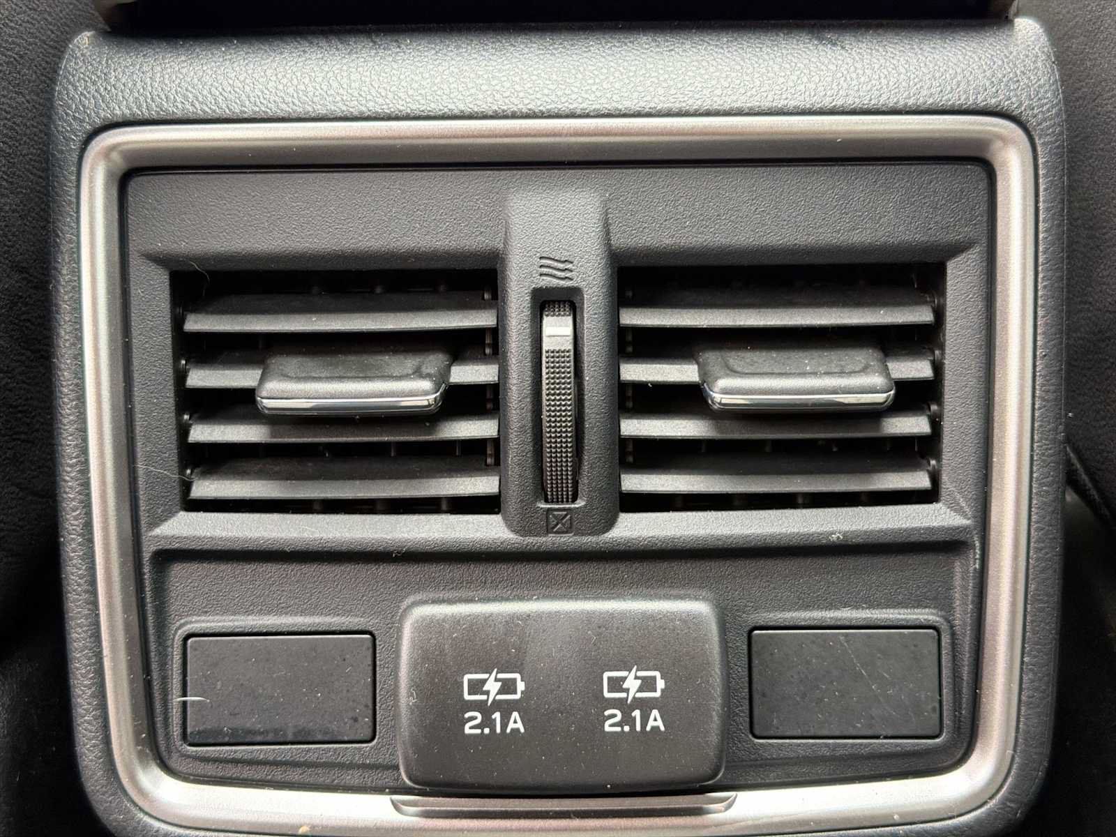 Used 2024 Subaru Forester Premium AWD/4WD image 32