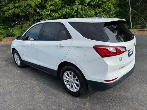 Certified 2019 Chevrolet Equinox LS w/ LS Convenience Package FWD image 3
