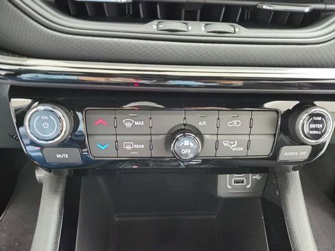 New 2026 Jeep Compass Latitude image 16