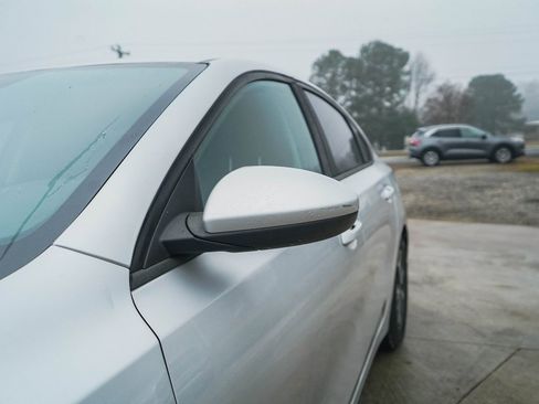 Used 2019 Kia Forte LXS image 31