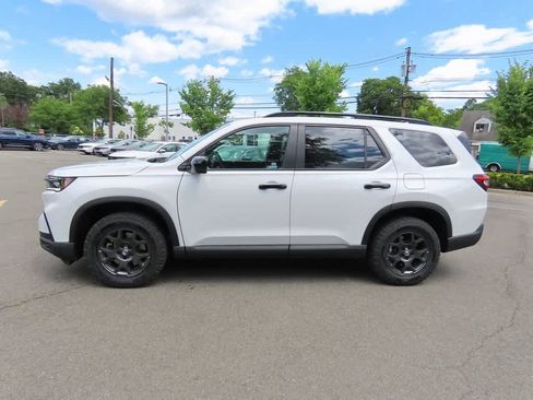 New 2025 Honda Pilot TrailSport image 3