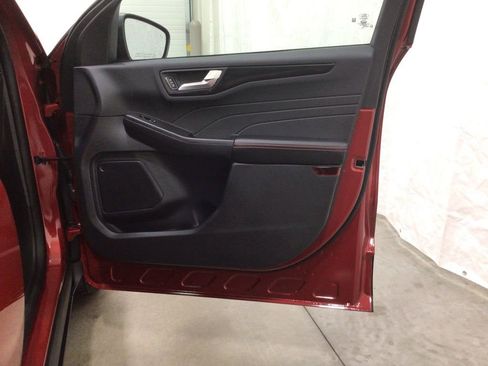 New 2025 Ford Escape ST-Line Select w/ Tech Pack #1 AWD/4WD image 39